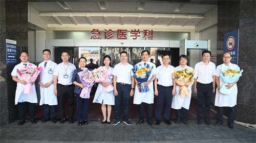 致敬医者！长沙市卫生健康委党组书记刘佳勇走访慰问一线医务人员